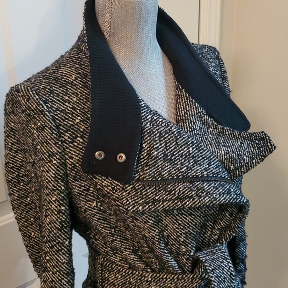 Express Tweed Coat - Picture 2 of 11